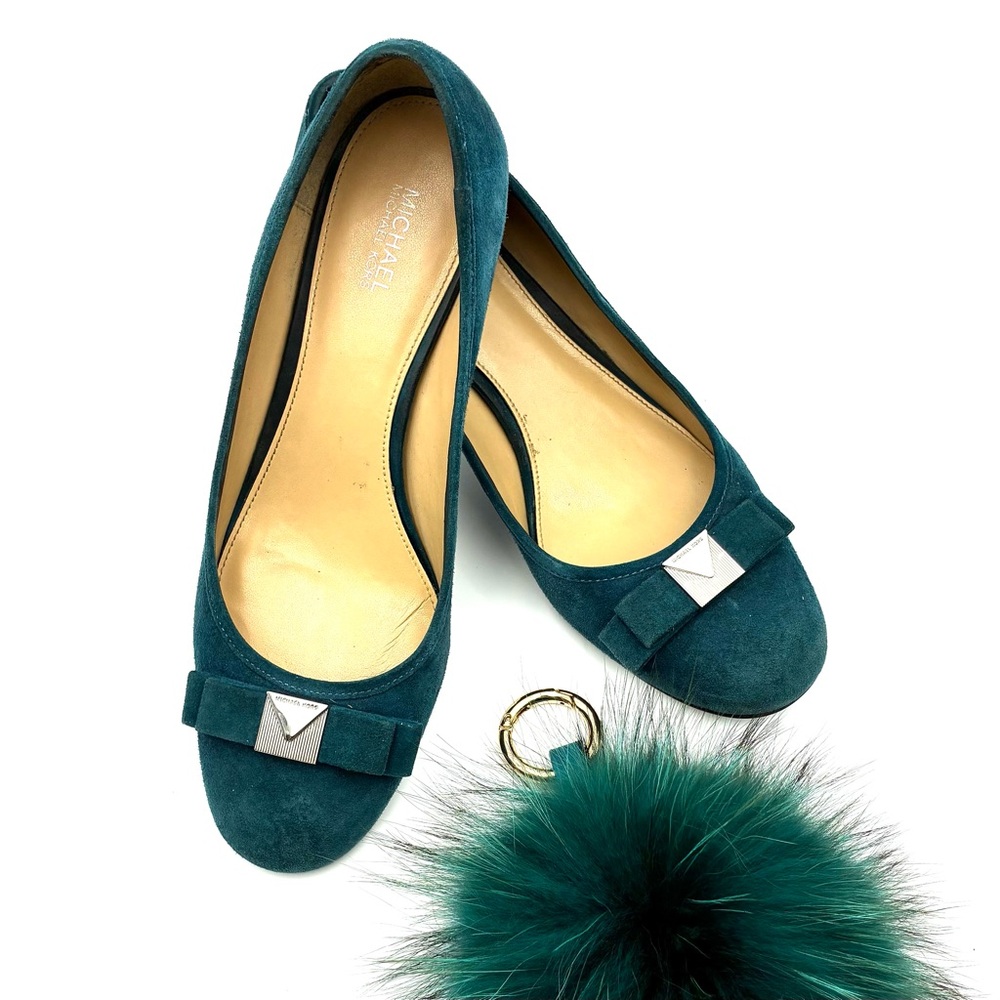 Michael Kors Emerald Suede Shoes with Bow Accent and BONUS Purse Charm, Size 7.5
